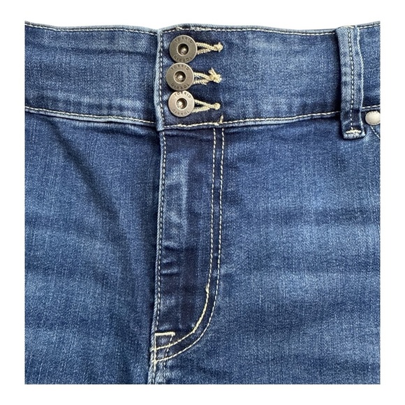 Torrid Super Soft Jegging Skinny High-Rise Jean in Blue Grotto -- Size 26W Reg - Picture 7 of 16